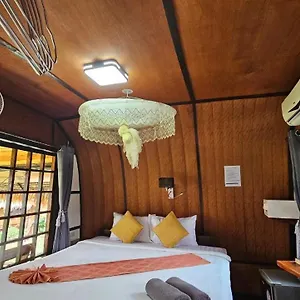 Lodge Eden Lanta