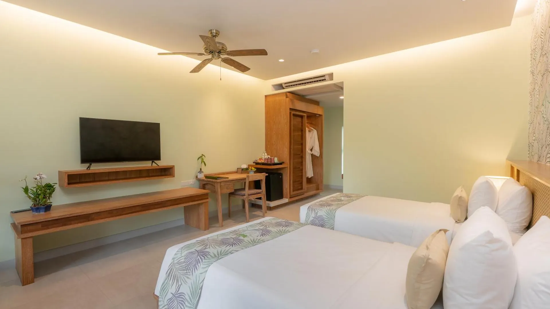 Khaolak Wanaburee Resort - Sha Extra Plus Khao Lak 4*,  Thailand